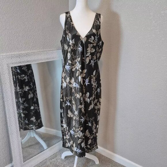 Vince Dresses & Skirts - Vince Bellflower V-Neck Slip Midi Dress Size L